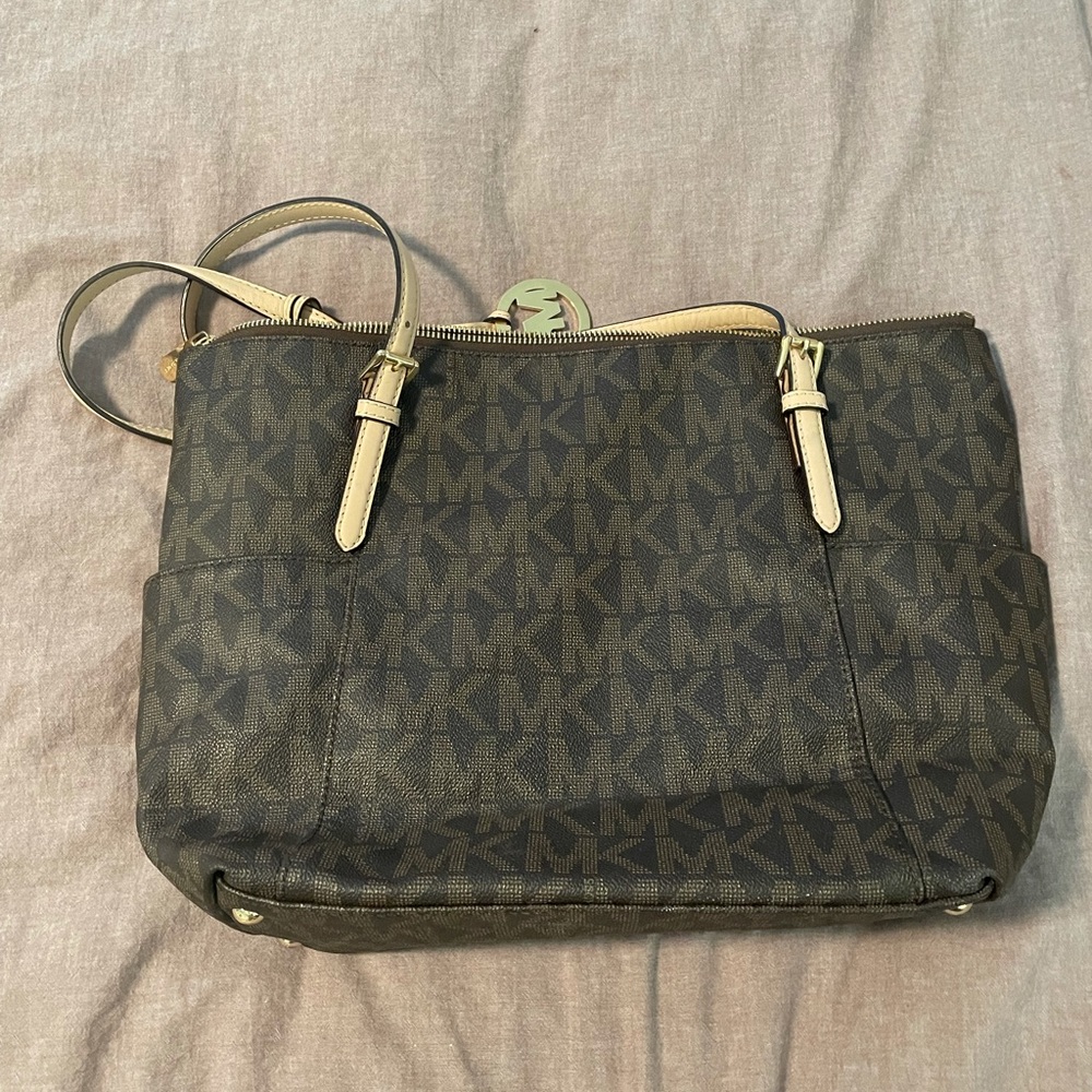 Micheal kors signature jet set tote bag